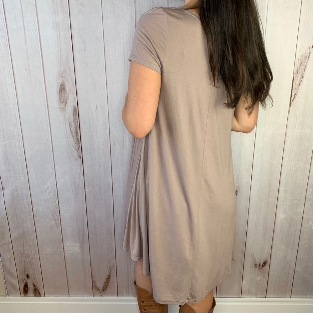 Hailey- tan t-shirt dress with pocket - Picture 7 of 8
